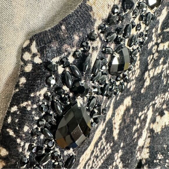 Inc International medium top with jewels - Picture 7 of 8